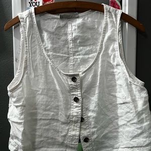 Everlane cropped lightweight vest